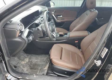 2021 Mercedes-Benz A 220 4Matic z USA, uszkodzony, nr VIN W1K3G4FB1MJ277450